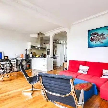 Apartment Comfort And Tranquility Near The Canal De L Ourcq